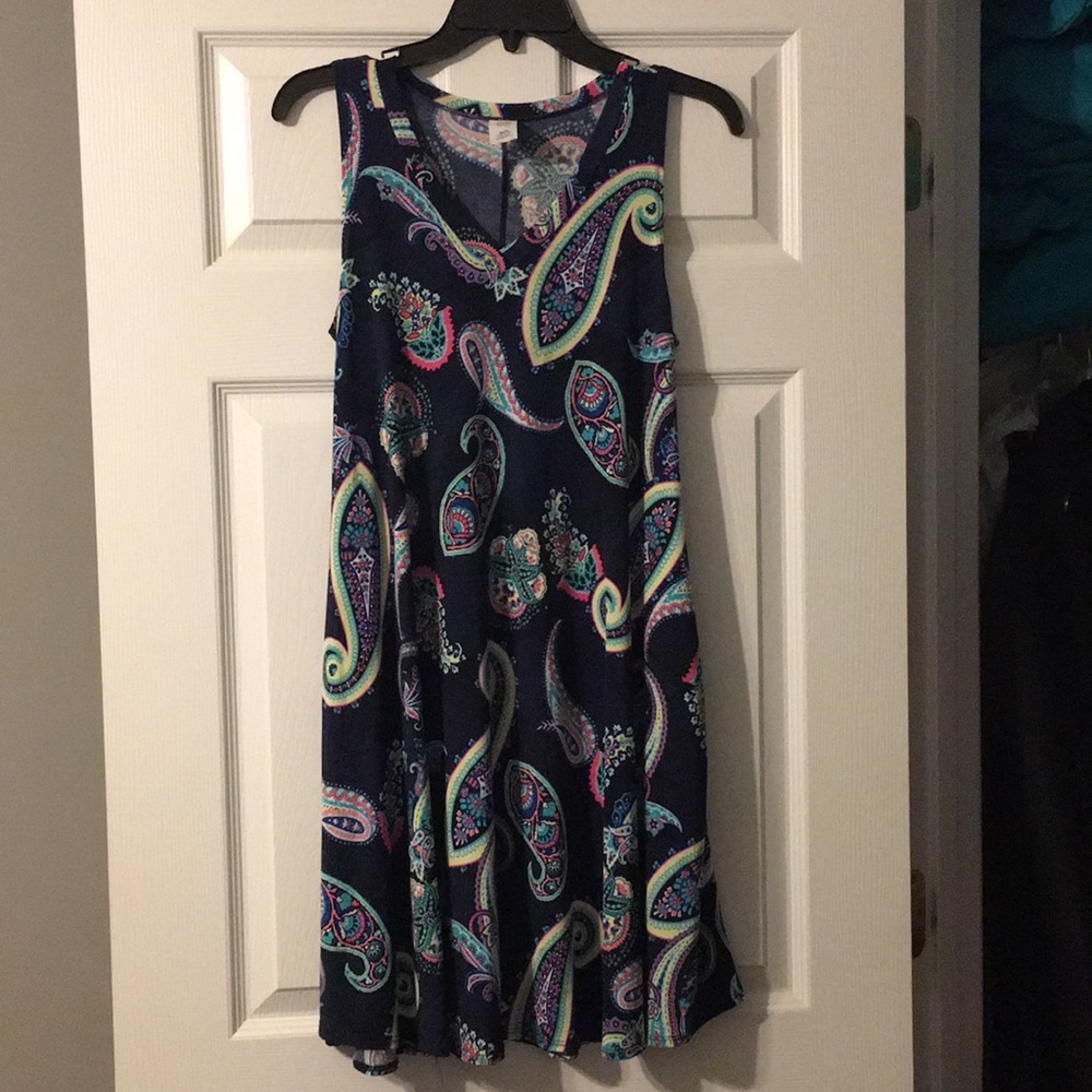 Women’s size medium dress with pockets!